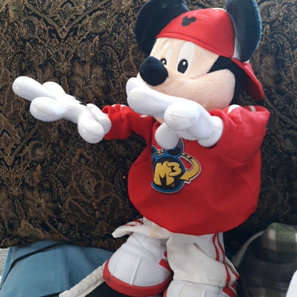Dancing singing Mickey